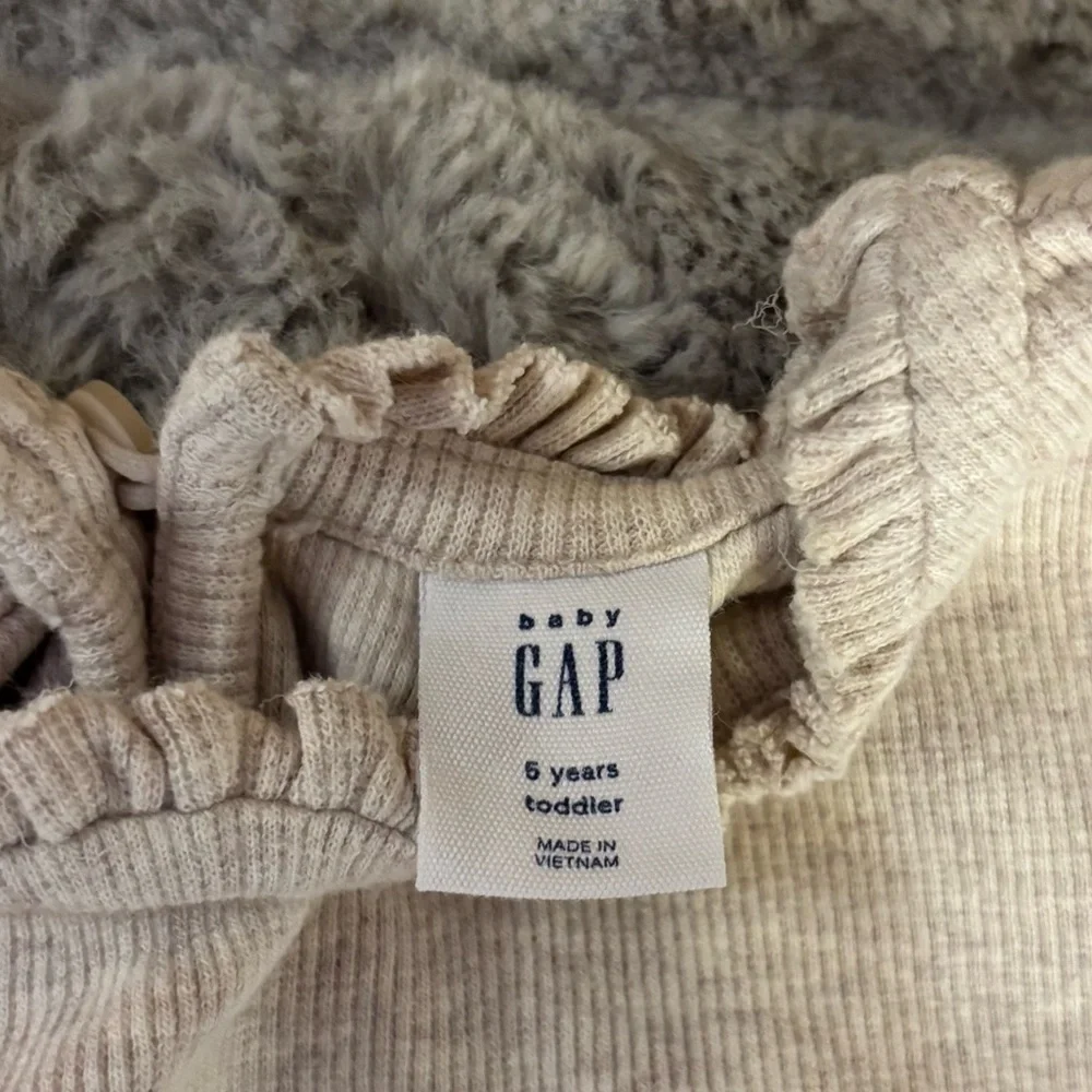 Beige Gap Kids Fine Ribbed Pullover Ruffle Sweater, Long Sleeve, 5 Years